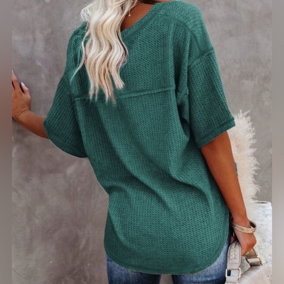 Green Exposed Seam V-Neck Knit Top - Picture 2 of 3